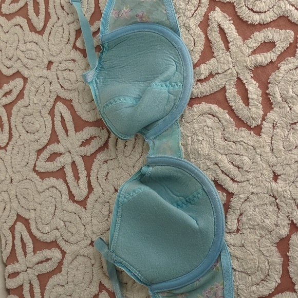 Vintage 34B Secret Treasures Underwire Bra *Yellowing from age* - Picture 6 of 8